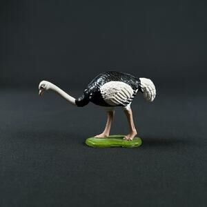 BRITAINS LTD Realistic Plastic Ostrich Figurine Home mini animal toy zoo diorama
